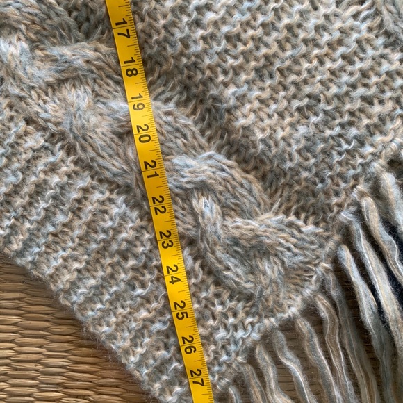 Boho Poncho in beige soft cozy knitted fabric - Picture 6 of 7